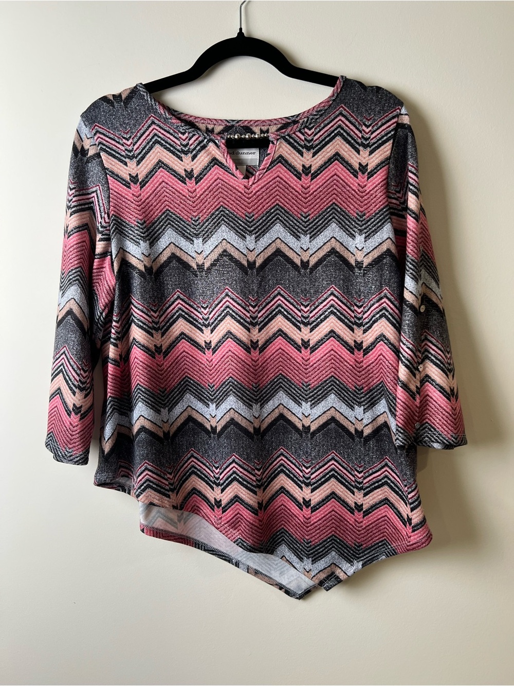 NWOT Alfred Dunner women’s Print Multicolor V-Neck 3/4 Sleeve Top. PM